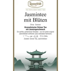 Jasmintee mit Blüten
