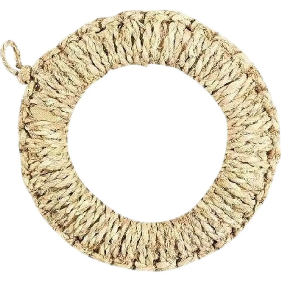 Traditioneller Ring aus grobem Bast